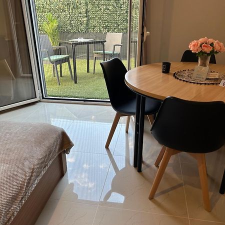 Anesis Airport Rooms 204 코로피온 외부 사진