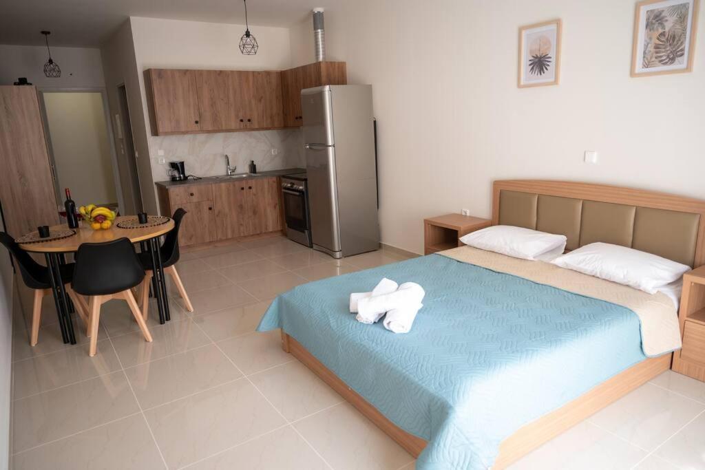 Anesis Airport Rooms 204 코로피온 외부 사진